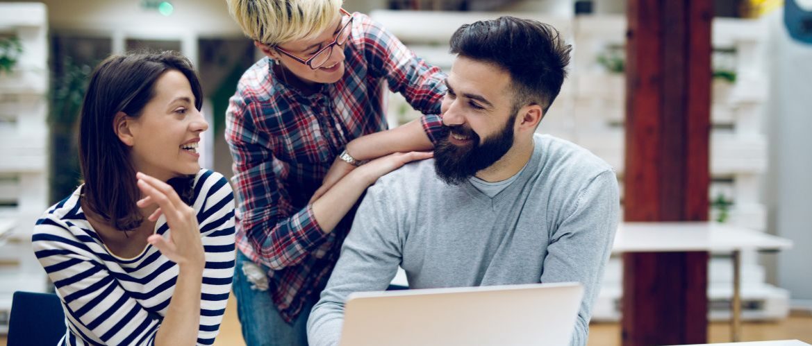 people-with-laptop-web-development